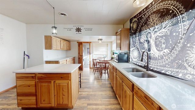 2124 Woburn Street, Bellingham, WA 98229