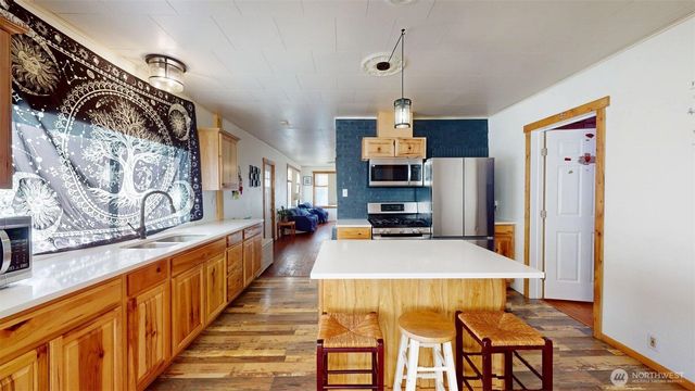 2124 Woburn Street, Bellingham, WA 98229