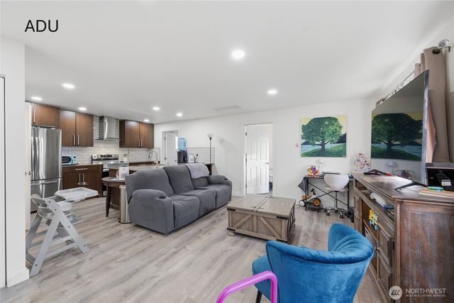 2124 Woburn Street, Bellingham, WA 98229