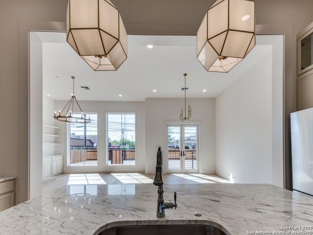 103 E Wildwood Apt B, San Antonio, TX 78212