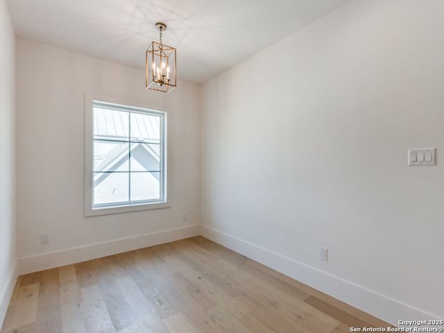 103 E Wildwood Apt B, San Antonio, TX 78212