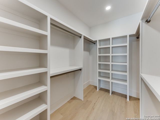 103 E Wildwood Apt B, San Antonio, TX 78212