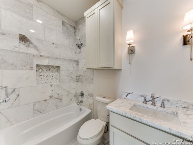 103 E Wildwood Apt B, San Antonio, TX 78212