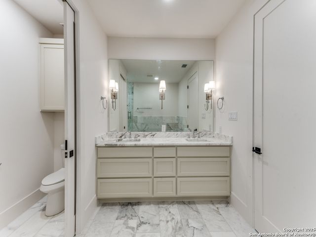 103 E Wildwood Apt B, San Antonio, TX 78212