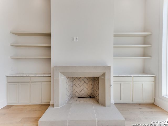 103 E Wildwood Apt B, San Antonio, TX 78212