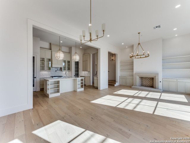 103 E Wildwood Apt B, San Antonio, TX 78212