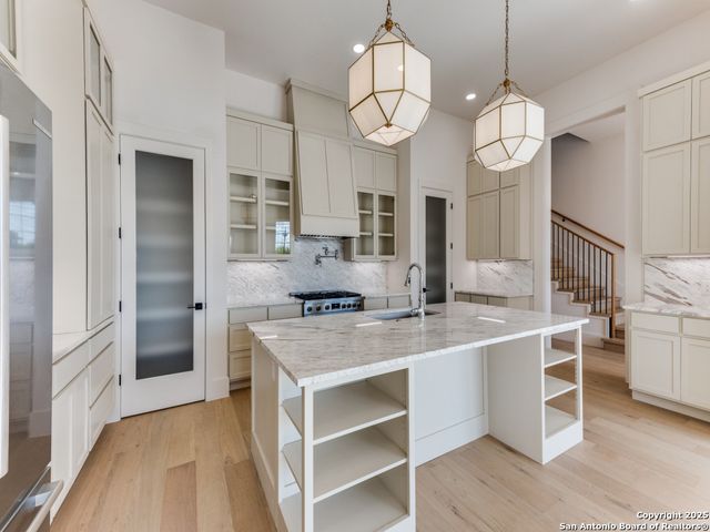 103 E Wildwood Apt B, San Antonio, TX 78212