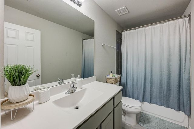 522 N 6th Street, La Porte, TX 77571