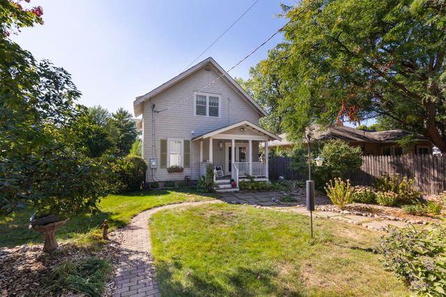 301 8th Avenue N, Hopkins, MN 55343