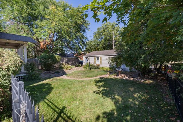 301 8th Avenue N, Hopkins, MN 55343