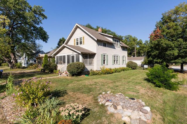 301 8th Avenue N, Hopkins, MN 55343