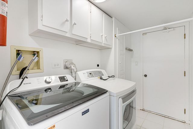 6400 N Cicero Avenue 212, Lincolnwood, IL 60712