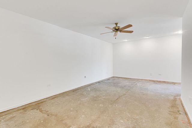 6400 N Cicero Avenue 212, Lincolnwood, IL 60712