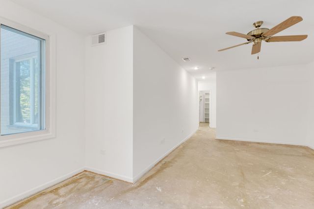 6400 N Cicero Avenue 212, Lincolnwood, IL 60712