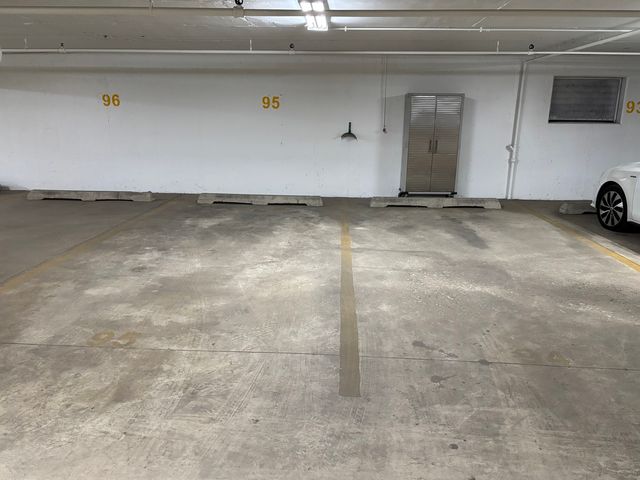 6400 N Cicero Avenue 212, Lincolnwood, IL 60712