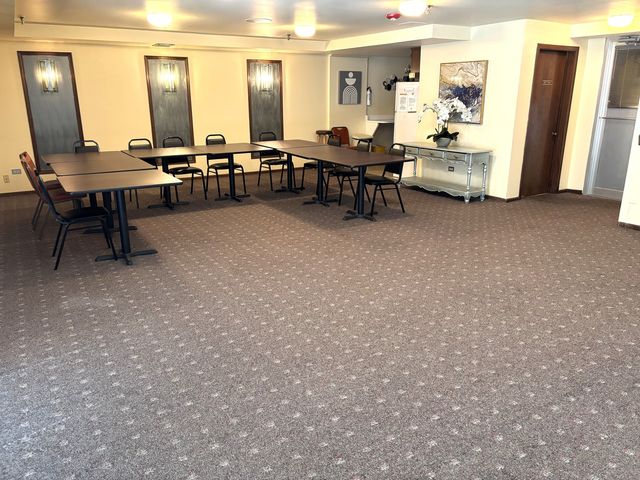 6400 N Cicero Avenue 212, Lincolnwood, IL 60712