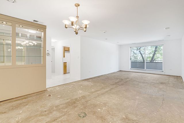 6400 N Cicero Avenue 212, Lincolnwood, IL 60712