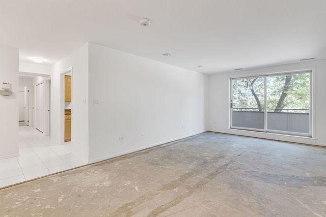 6400 N Cicero Avenue 212, Lincolnwood, IL 60712
