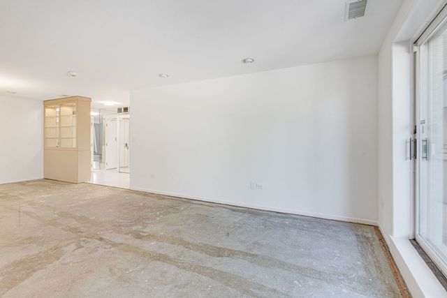 6400 N Cicero Avenue 212, Lincolnwood, IL 60712