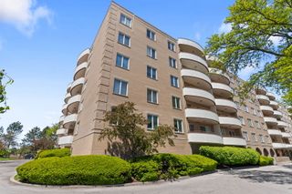 6400 N Cicero Avenue 212, Lincolnwood, IL 60712