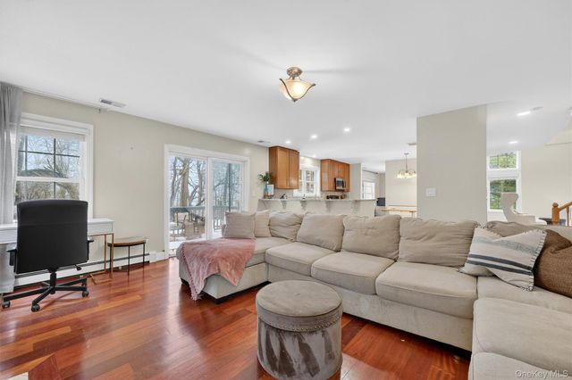 3158 Stoneleigh Court, Yorktown Heights, NY 10598