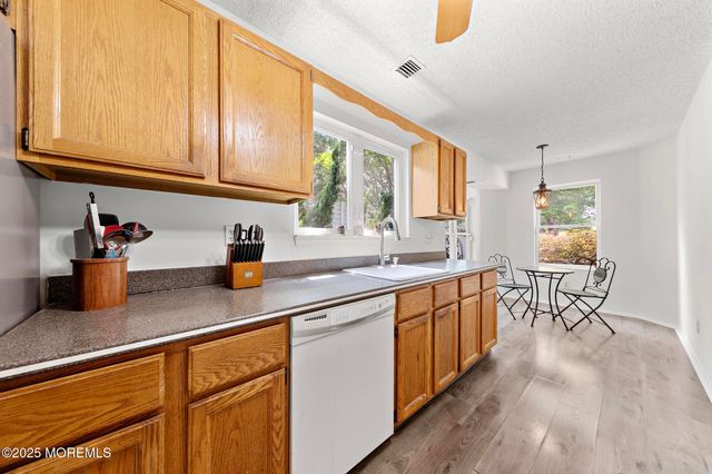 107 Deerfield Drive, Manahawkin, NJ 08050