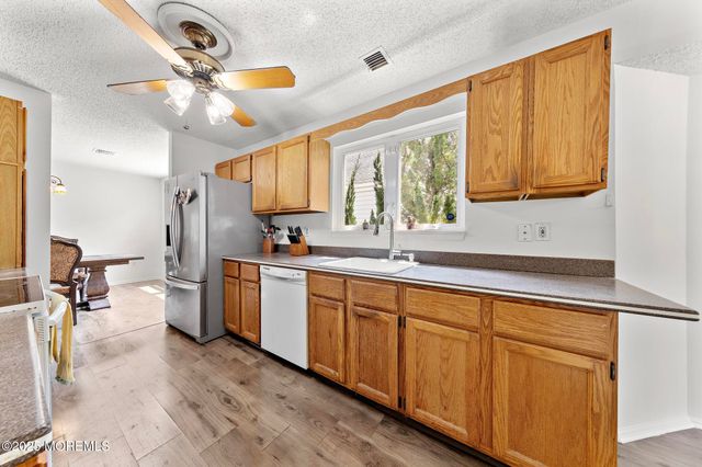 107 Deerfield Drive, Manahawkin, NJ 08050