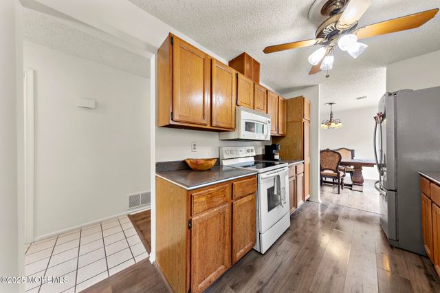 107 Deerfield Drive, Manahawkin, NJ 08050