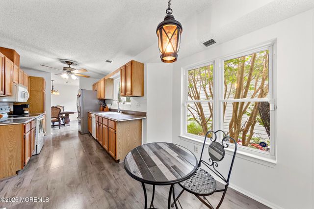 107 Deerfield Drive, Manahawkin, NJ 08050