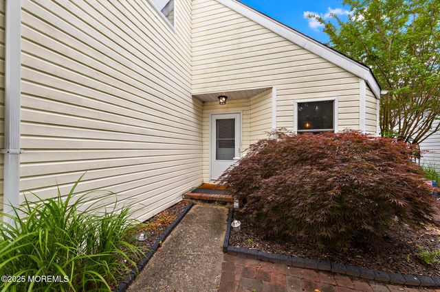 107 Deerfield Drive, Manahawkin, NJ 08050