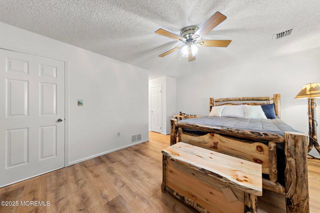 107 Deerfield Drive, Manahawkin, NJ 08050