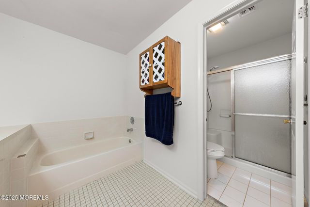 107 Deerfield Drive, Manahawkin, NJ 08050