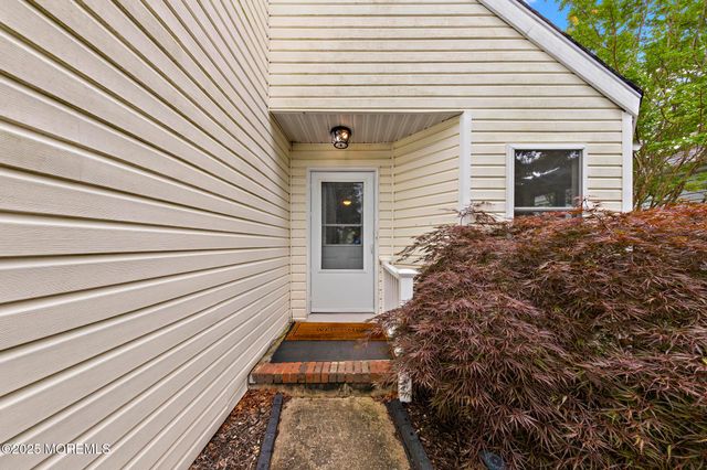107 Deerfield Drive, Manahawkin, NJ 08050