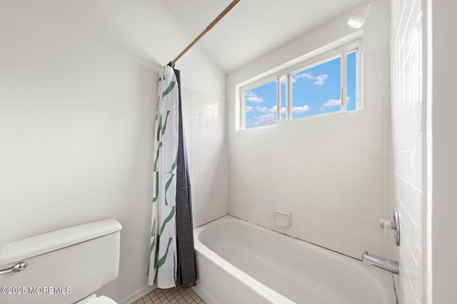 107 Deerfield Drive, Manahawkin, NJ 08050