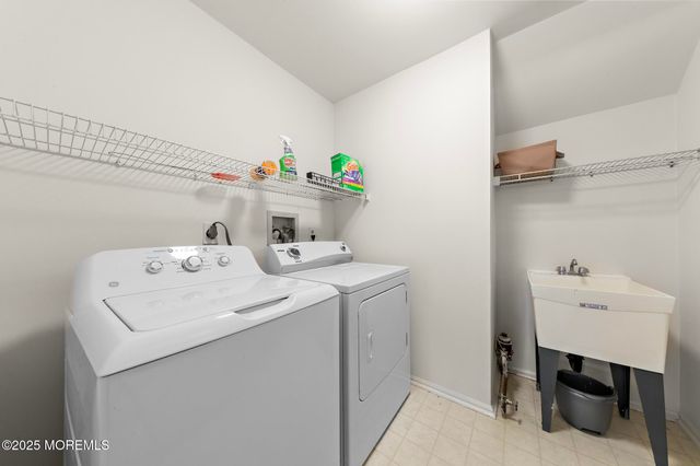 107 Deerfield Drive, Manahawkin, NJ 08050