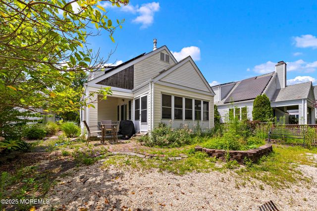 107 Deerfield Drive, Manahawkin, NJ 08050