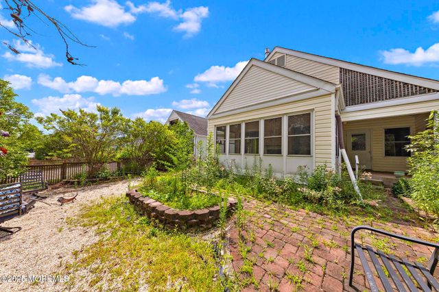 107 Deerfield Drive, Manahawkin, NJ 08050