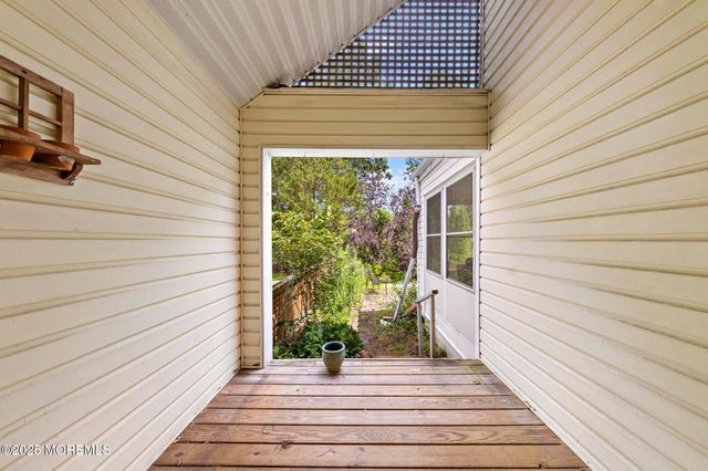 107 Deerfield Drive, Manahawkin, NJ 08050