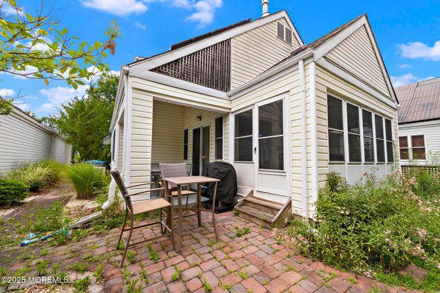 107 Deerfield Drive, Manahawkin, NJ 08050