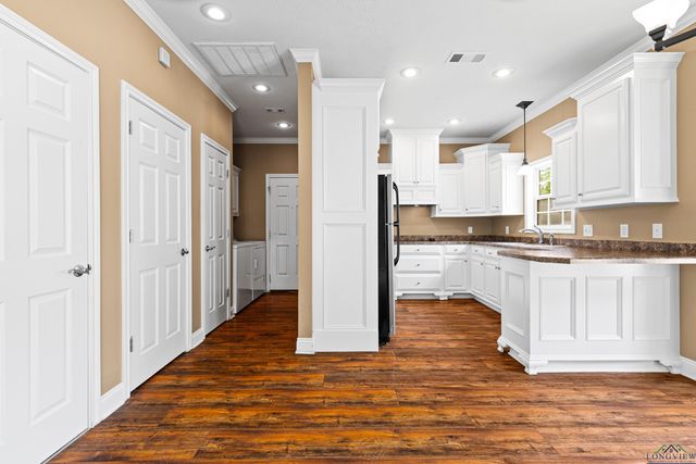 411 W Austin, Jefferson, TX 75657