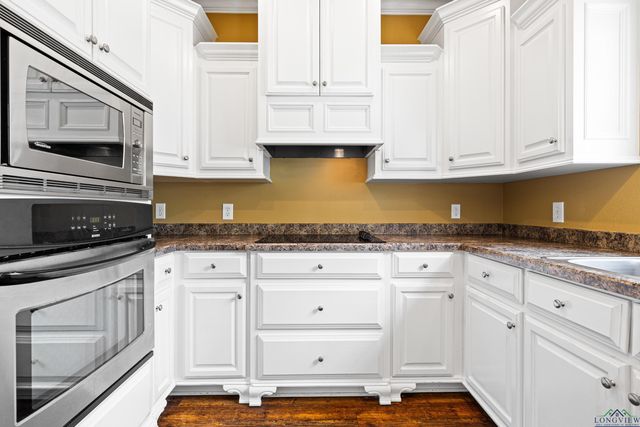 411 W Austin, Jefferson, TX 75657