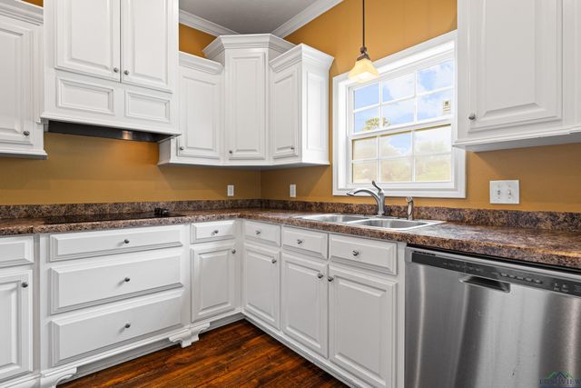 411 W Austin, Jefferson, TX 75657