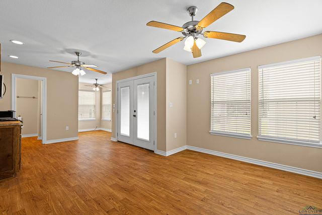 411 W Austin, Jefferson, TX 75657