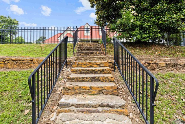 411 W Austin, Jefferson, TX 75657