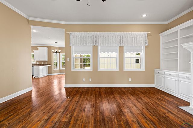 411 W Austin, Jefferson, TX 75657