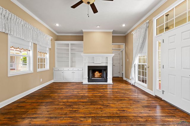 411 W Austin, Jefferson, TX 75657