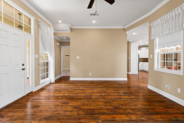 411 W Austin, Jefferson, TX 75657