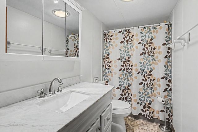 16 RAY DR, Denver, PA 17517