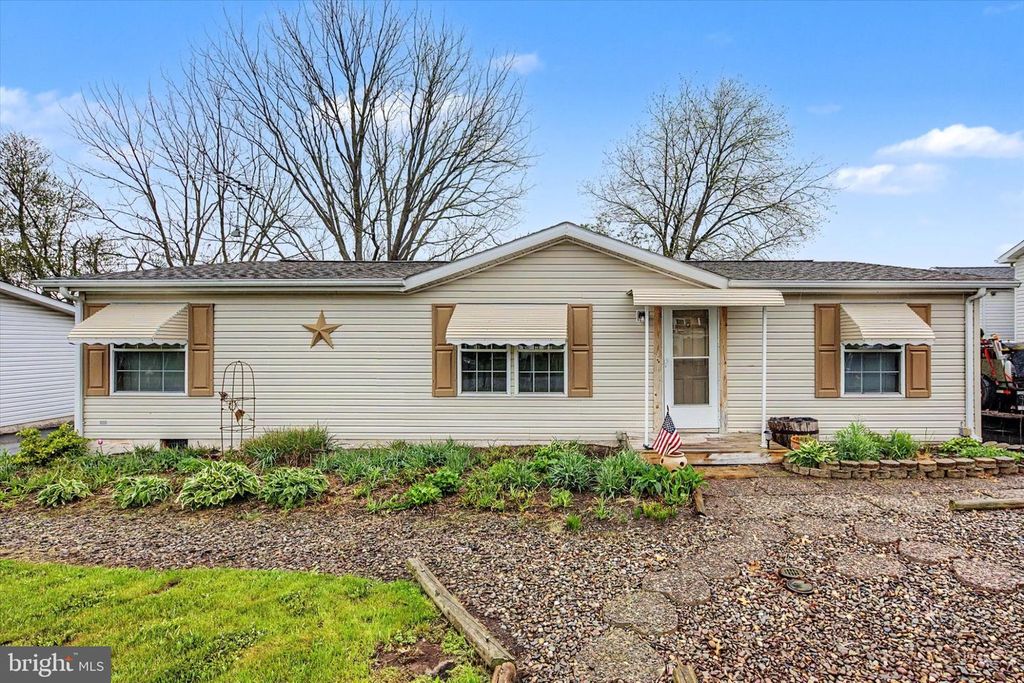 16 RAY DR, Denver, PA 17517