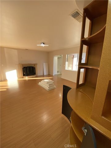 10535 Samoa Avenue, Tujunga, CA 91042